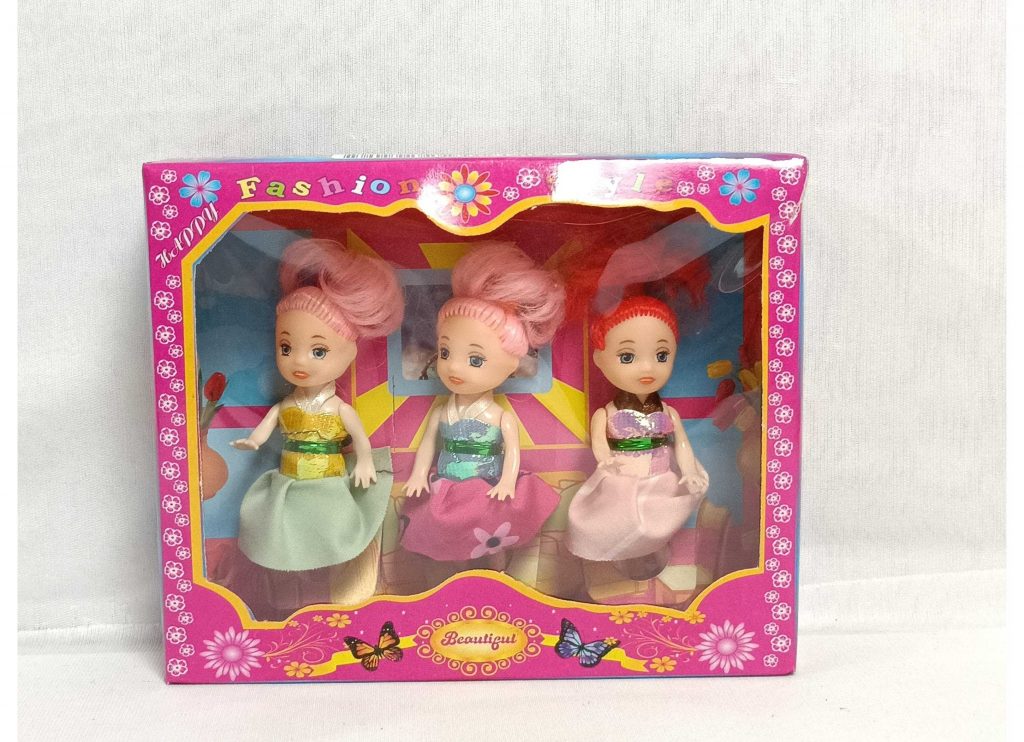 3 Baby Doll sets each 10 cm tall. Sellet