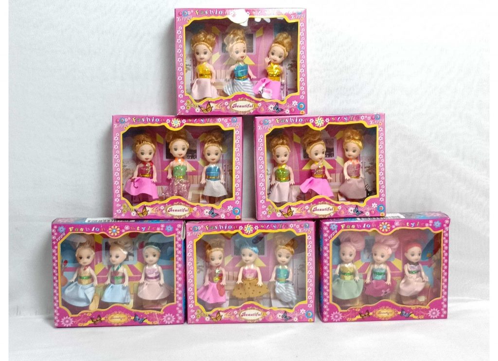 3 Baby Doll sets each 10 cm tall. Sellet